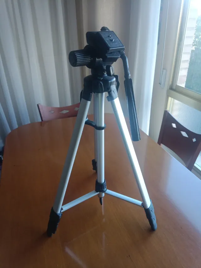 Trípode universal  STC-360 para cámaras