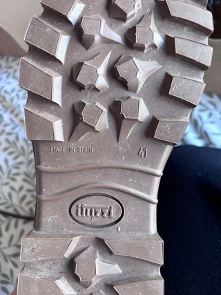 Botas de montaña Gore-Tex marrones