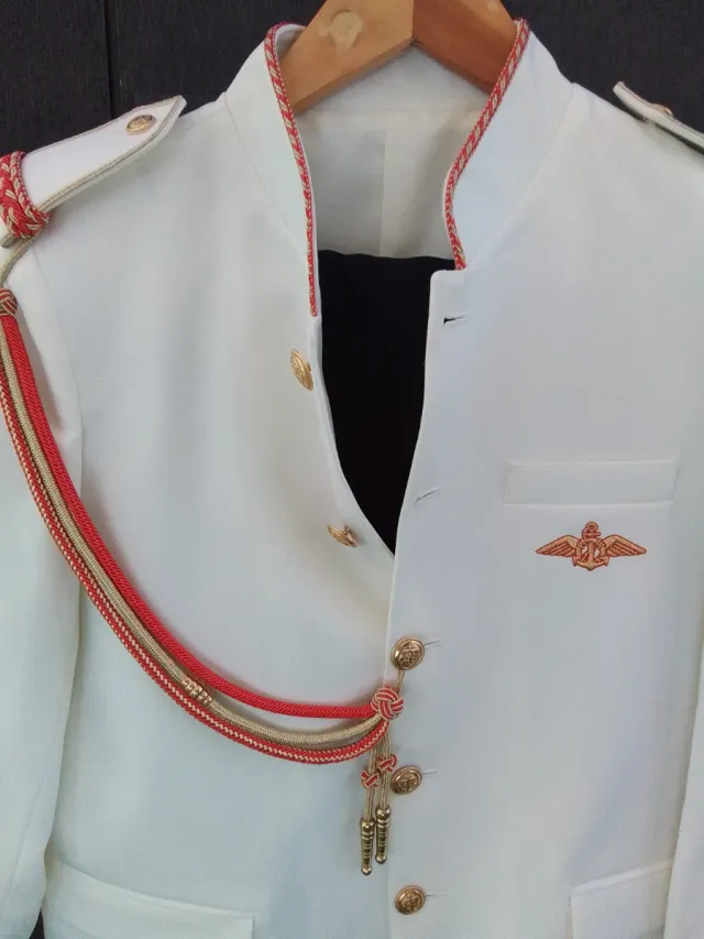 Traje de Comunión Blanco y Dorado