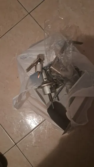 4 Pomos Redondos con Maneta y Llaves