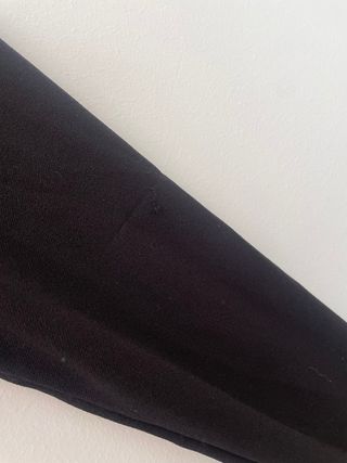 Vestido negro con lazo