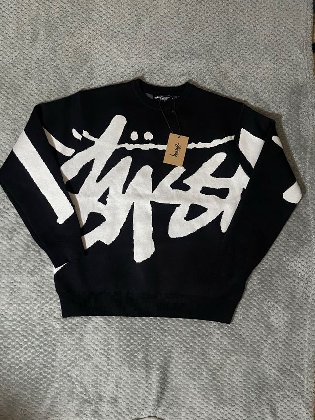 Nuova maglia Stüssy in bianco e nero