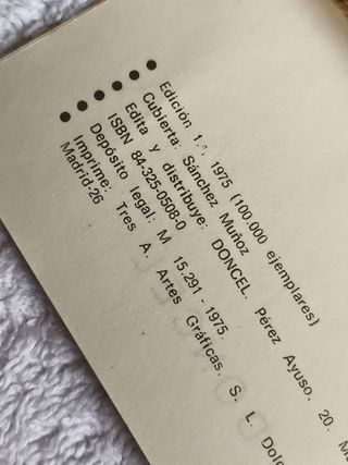 ANTIGUO LIBRO "LEYES FUNDAMENTALES DEL REINO" 1975