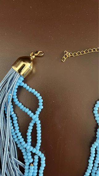 Collana con perline blu e argento