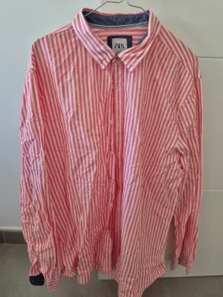 Camisas de hombre de distintas marcas.