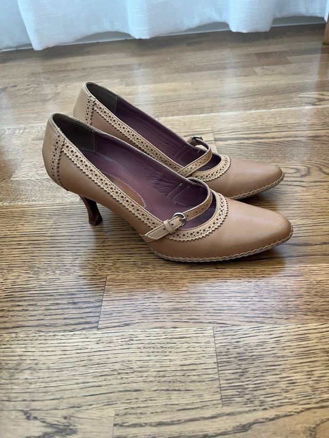 Zapatos Adela Gil Talla 38 Beige