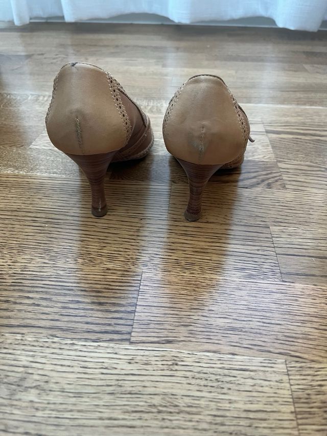 Zapatos Adela Gil Talla 38 Beige