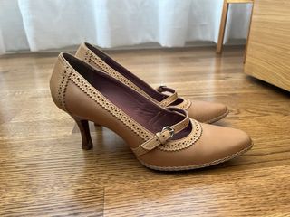 Zapatos Adela Gil Talla 38 Beige
