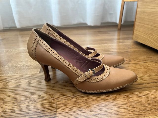 Zapatos Adela Gil Talla 38 Beige