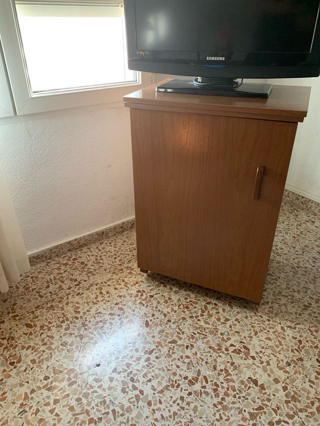 Móveis de costura em madeira