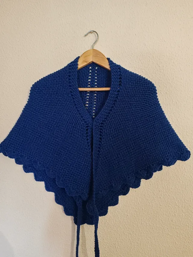 Toquilla azul, para niña 10/12 años mas o menos.