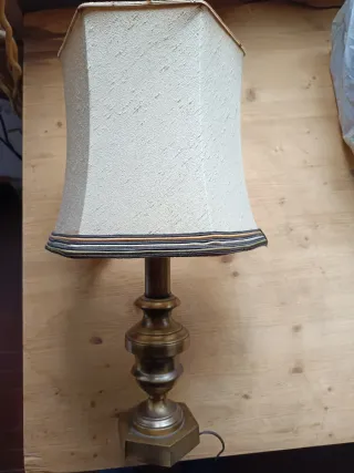 Lampada da tavolo in ottone