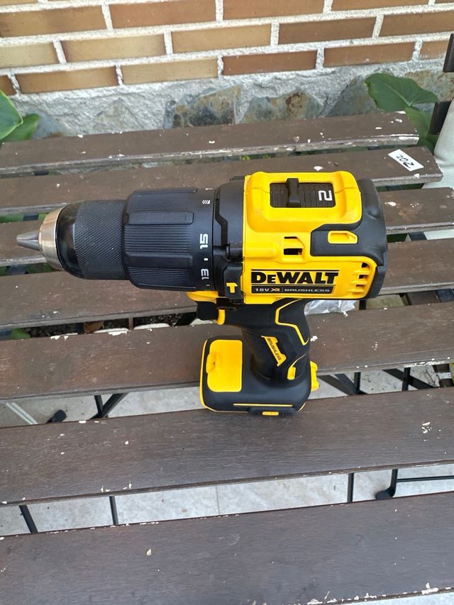 Atornillador Dewalt 18V XR Brushless