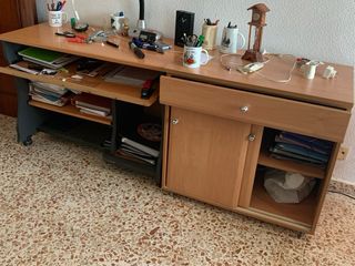 Mobili da studio con armadi in legno