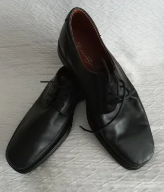 Zapatos de piel negros talla 42
