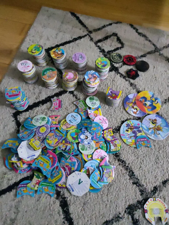 Lote de Tazos, hay de todo