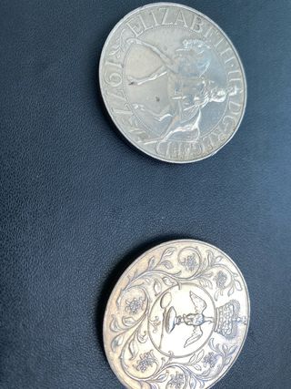 2 Monedas Isabel II Conmemorativas