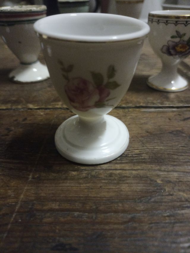 Juego de copas para huevos