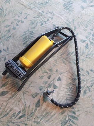 Bomba inflador para bicis y neumáticos