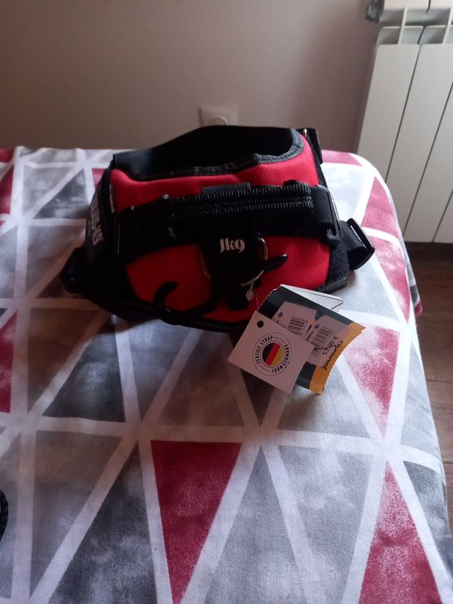 Arnés Julius K9 perro negro/rojo