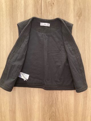 Chaleco de Mango. Perfil solidario