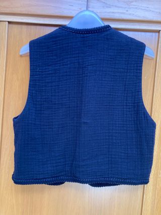 Chaleco de Mango. Perfil solidario