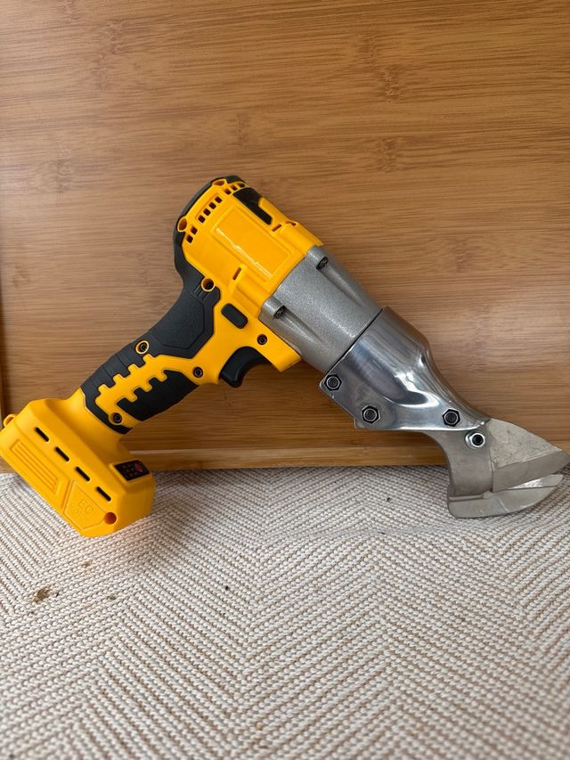 Tijeras Eléctricas Inalámbricas 18V