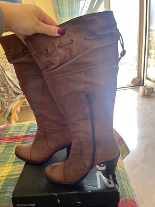 Stivali donna pelle testa di moro