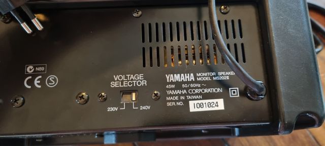 2 Casse Monitor Yamaha MS202II