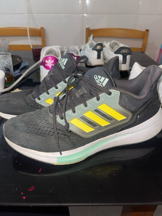 Zapatillas Adidas Hombre Talla 44 Negras y Amarill