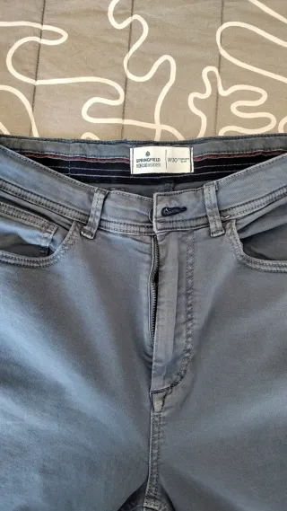 Pantalón vaquero Springfield azul
Talla 40