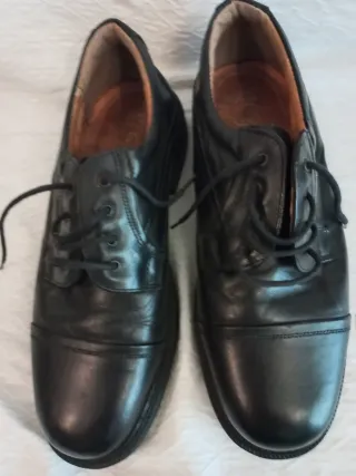 Zapatos de piel negros talla 43