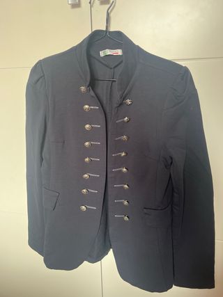 Chaqueta estilo guerrera militar