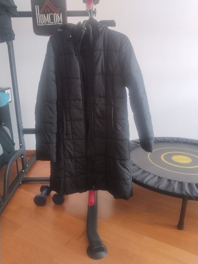 Cazadoras gris, negra y roja mujer