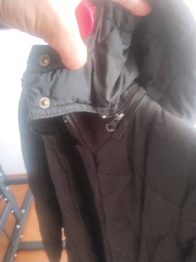 Cazadoras gris, negra y roja mujer