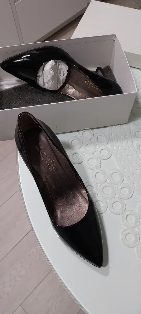 Zapatos salón charol negros Talla 40