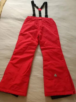 Pantalón de esquí para niño/niña.
Talla 7/8.
