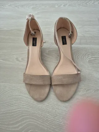 Sandalias tacón Unit beige talla 40