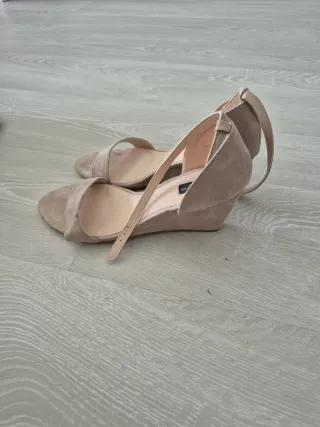 Sandalias tacón Unit beige talla 40