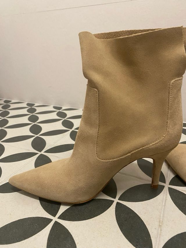 Botines Zara Beige Tacón Punta