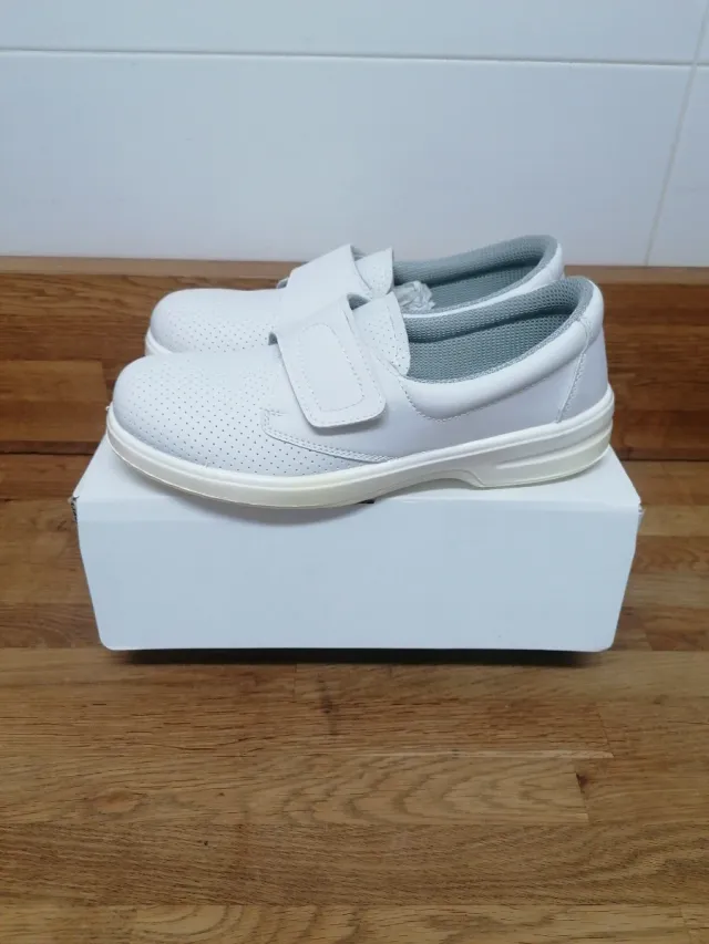 ZAPATOS  NUEVOS CALZADO DE TRABAJO + REGALO N° 43