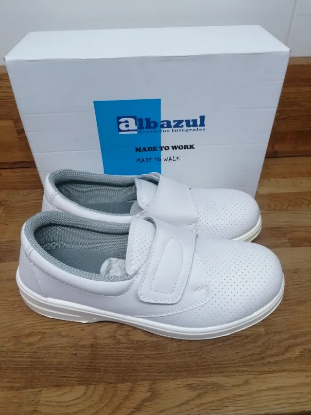 ZAPATOS  NUEVOS CALZADO DE TRABAJO + REGALO N° 43