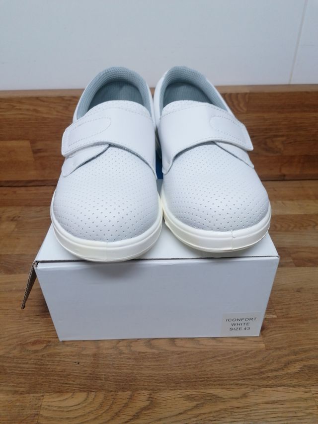 ZAPATOS  NUEVOS CALZADO DE TRABAJO + REGALO N° 43