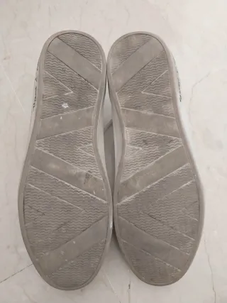 Zapatos Harper & Neva blancos y rojos