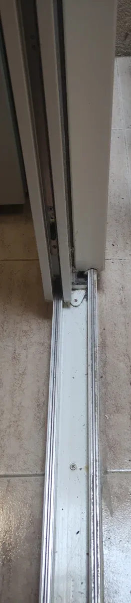 Puerta corredera aluminio doble cristal Climalit