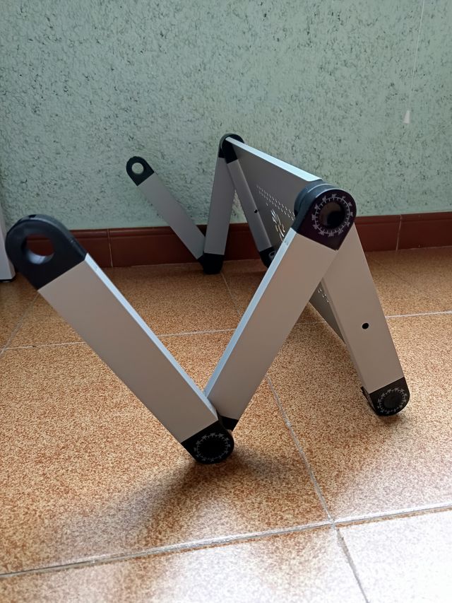 Soporte-atril para portátil InnovaGoods