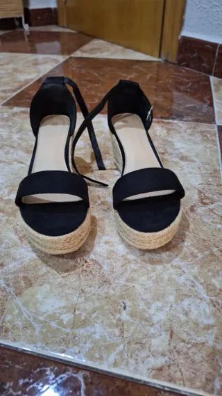 Zapatos de cuña negros