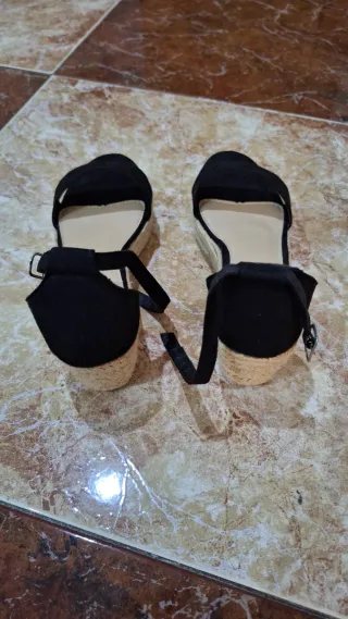 Zapatos de cuña negros
