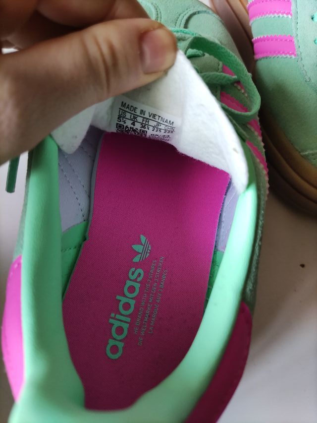 Zapatillas Adidas Gazelle Verde y Rosa