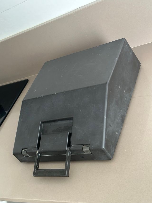 Máquina de escribir Olivetti Lettera 50